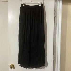 Cold water creek black long pleated skirt